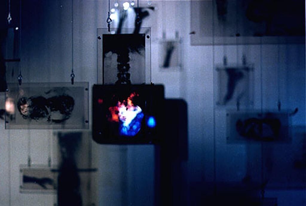 Galeriebild des Projekts Nothing Broke but the Heart