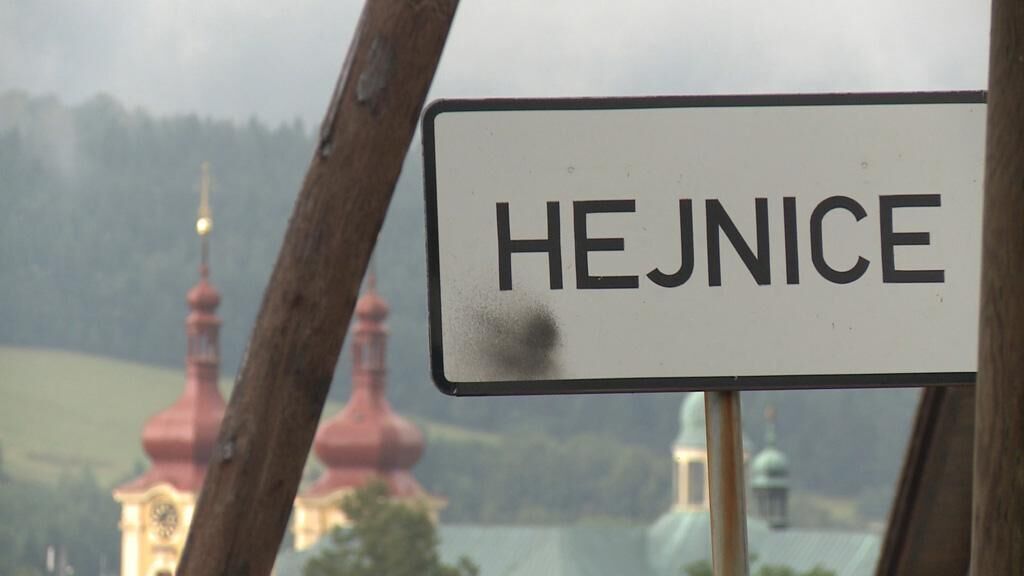 Titelbild des Projekts Das Leuchten hinter den Bergen