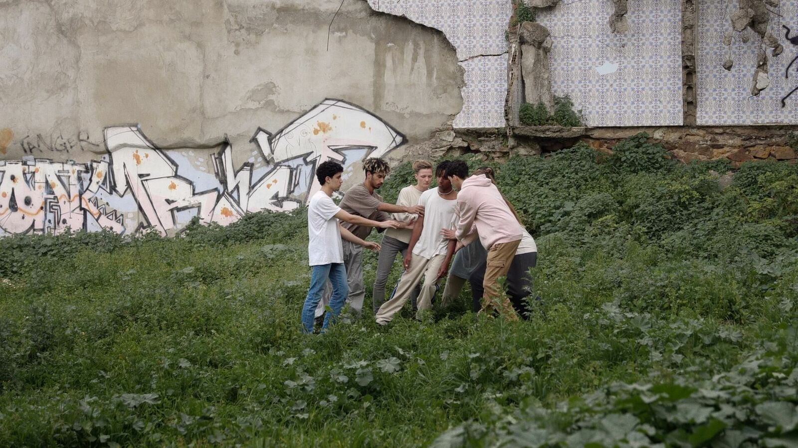 Galeriebild des Projekts تَناثُر البحر (Scattered Sea) 