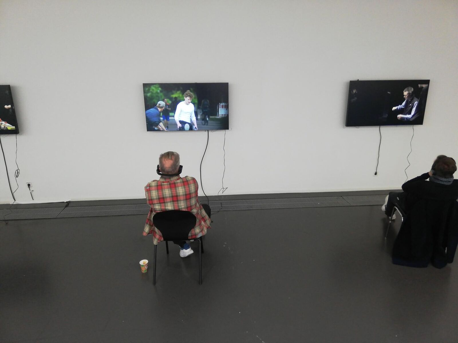 Galeriebild des Projekts 120 Zaubertricks die ohne Witz Lachen erzeugen 1