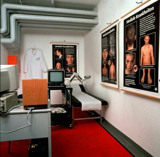 Titelbild des Projekts Institut für mediale Krankheiten