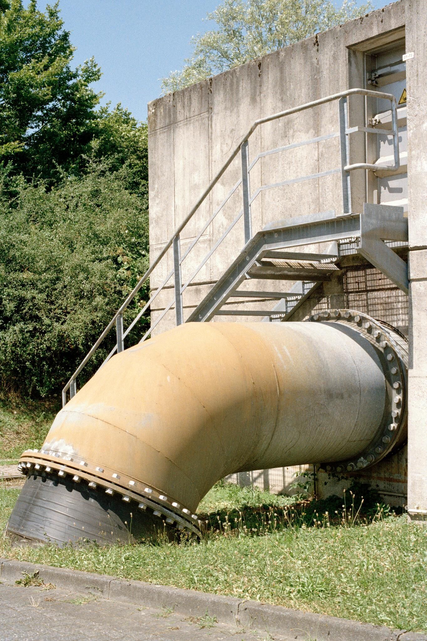 Galeriebild des Projekts It Is the Water Flowing that Makes the Sound