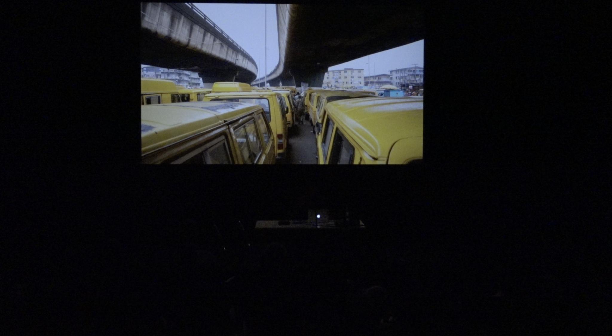 Videostill aus dem Vortrag von Emeka Ogboh