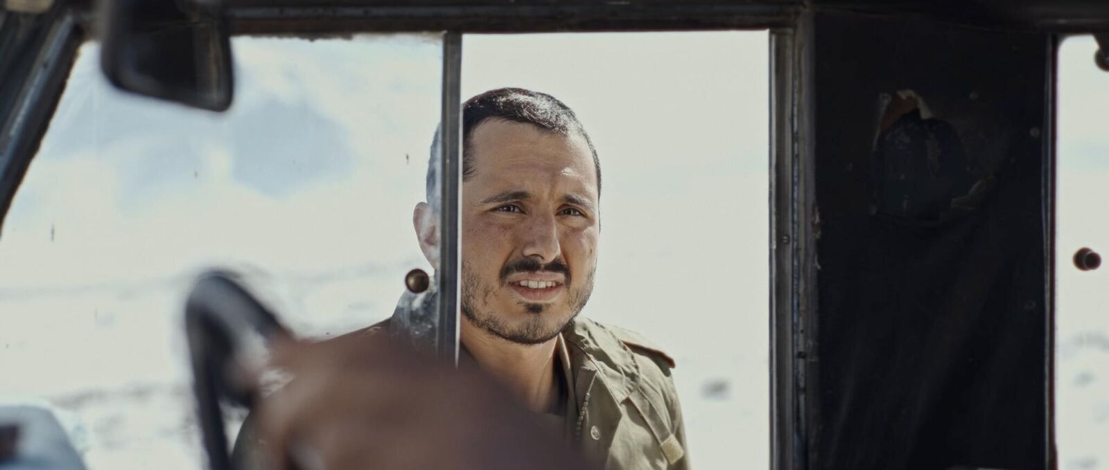 Galeriebild des Projekts همه چیز درباره یک آشنای مشترک