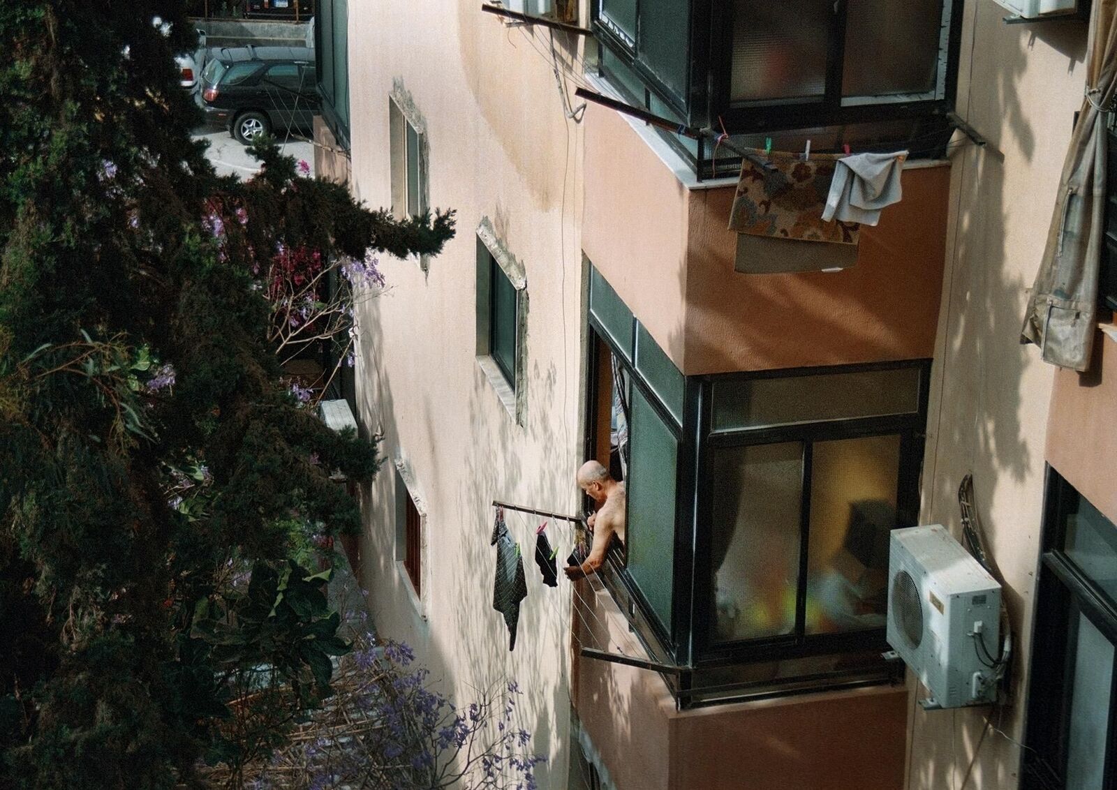 Galeriebild des Projekts Home Goes On (Without Me)