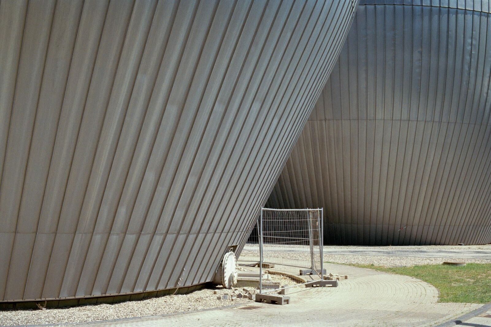 Galeriebild des Projekts It Is the Water Flowing that Makes the Sound