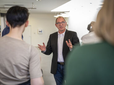 Führung mit Dr. Oliver Herrmann, Kanzler der KHM