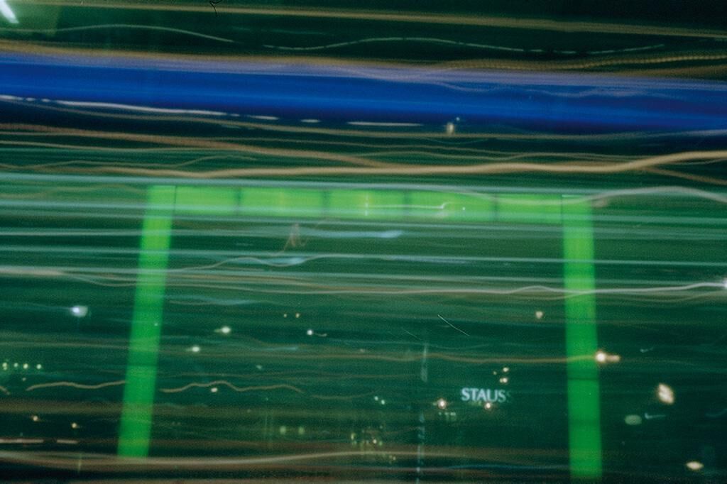 Titelbild des Projekts white lines shooting by, on the pavement like the sky
