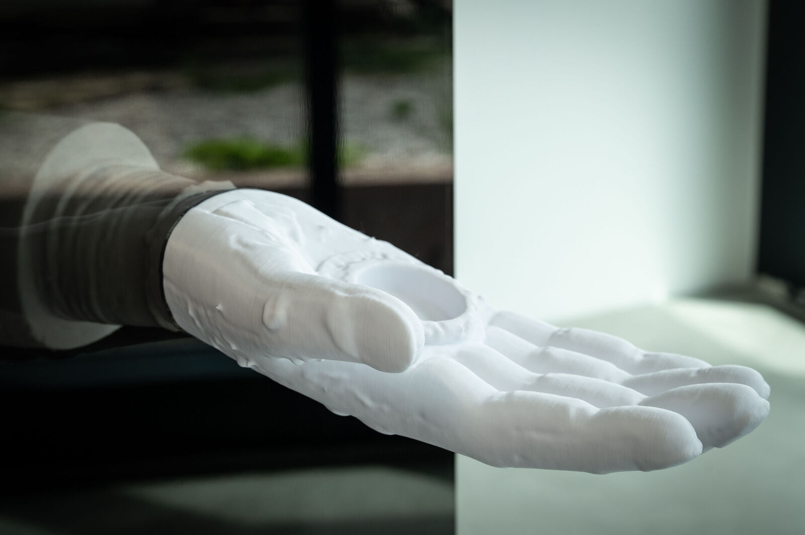 Joshua Gutowski – Regression to the Real Object (Diplom)