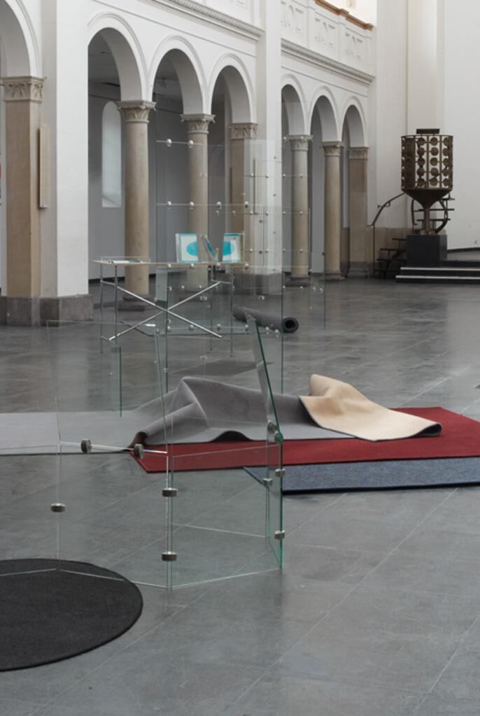 Galeriebild des Projekts Dislocated Headquarters (Installation), The Glass Line (Publikation)