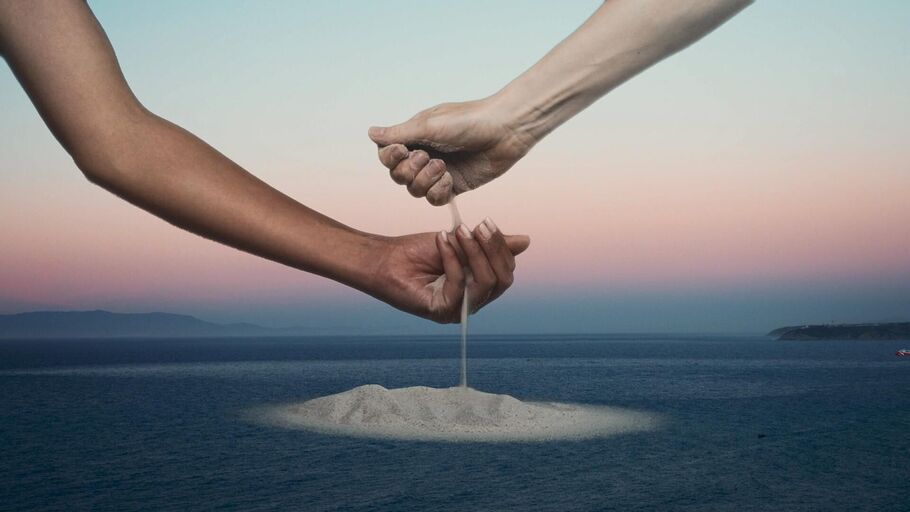 Titelbild des Projekts تَناثُر البحر (Scattered Sea)