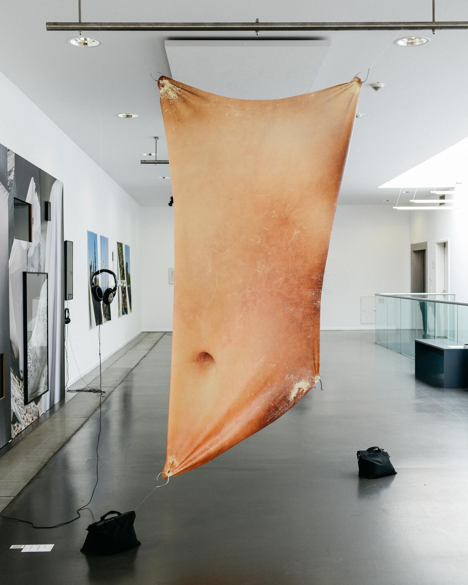 Titelbild des Projekts Do you wanna hear about the tear in my body?