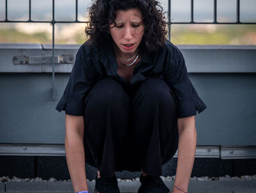Raika Er – TO HOLD WHAT BREAKS (Diplom), Performance Raika Er – TO HOLD WHAT BREAKS (Diplom), Performance