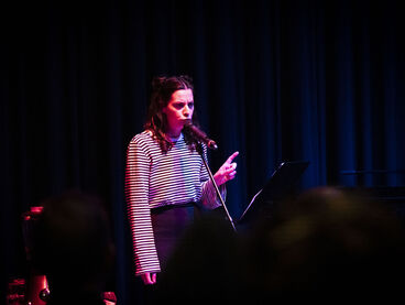 Professor Cheng, Performance von Heike Geltsch und Helen Korkmaz