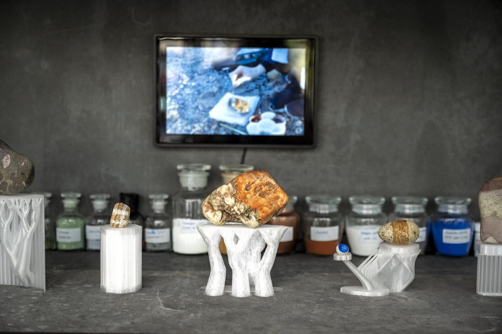 Galeriebild des Projekts Steine in den Medien