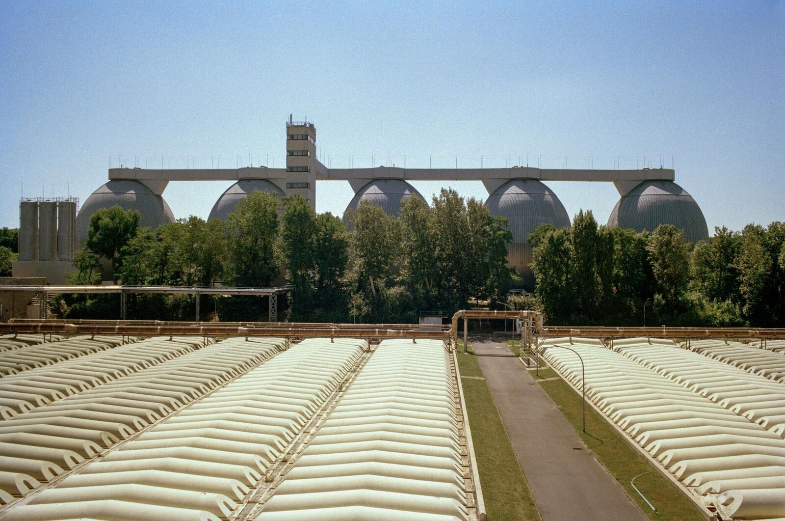 Galeriebild des Projekts It Is the Water Flowing that Makes the Sound