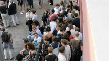 Galeriebild des Projekts Walter Palmer Shot A Lion: A Choreographic Score For The Many