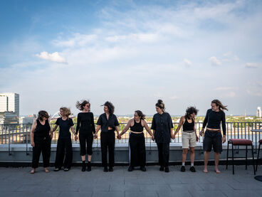 Raika Er – TO HOLD WHAT BREAKS (Diplom), Performance Raika Er – TO HOLD WHAT BREAKS (Diplom), Performance