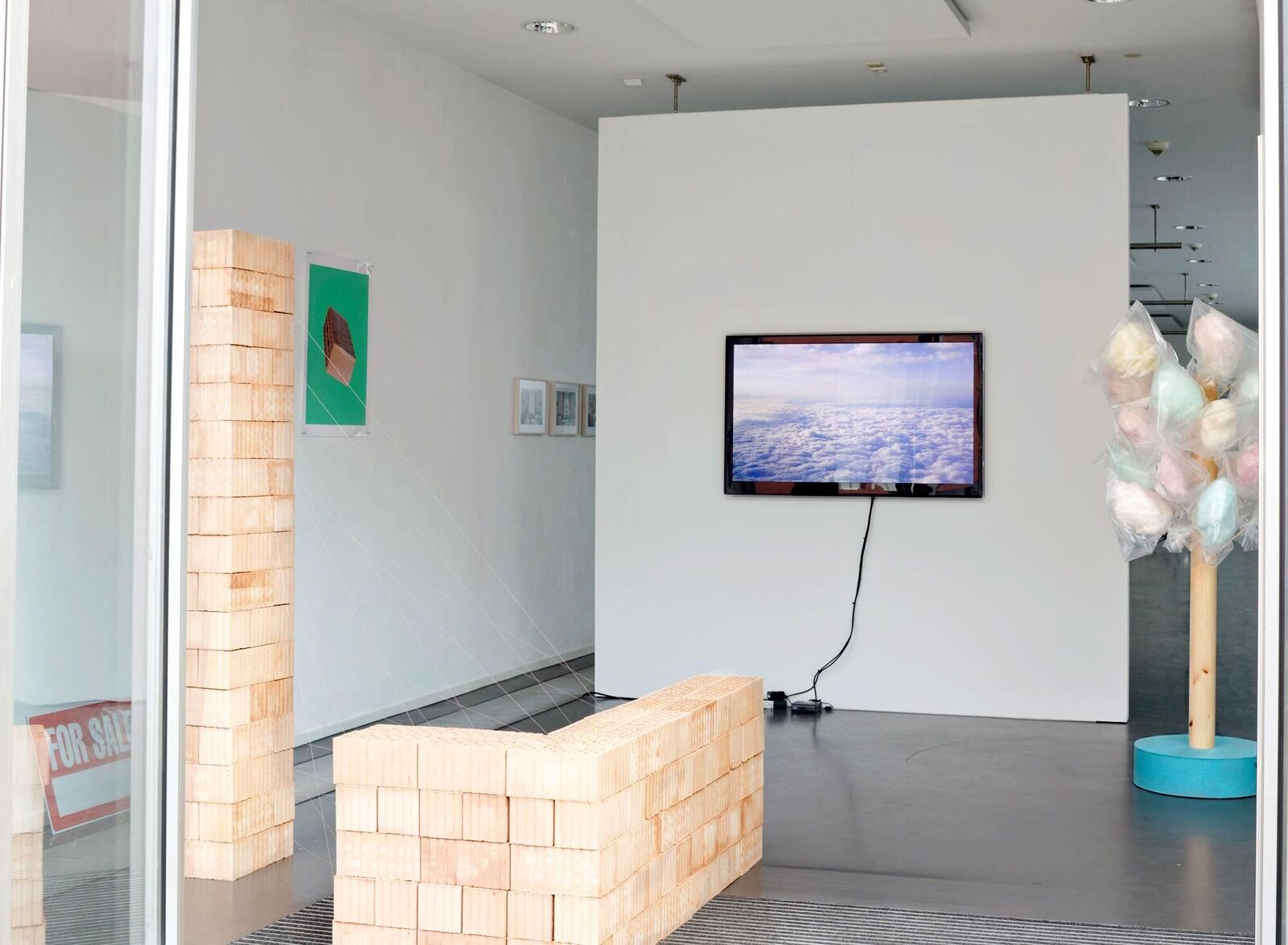 Galeriebild des Projekts With Every Sunrise A New Ruin