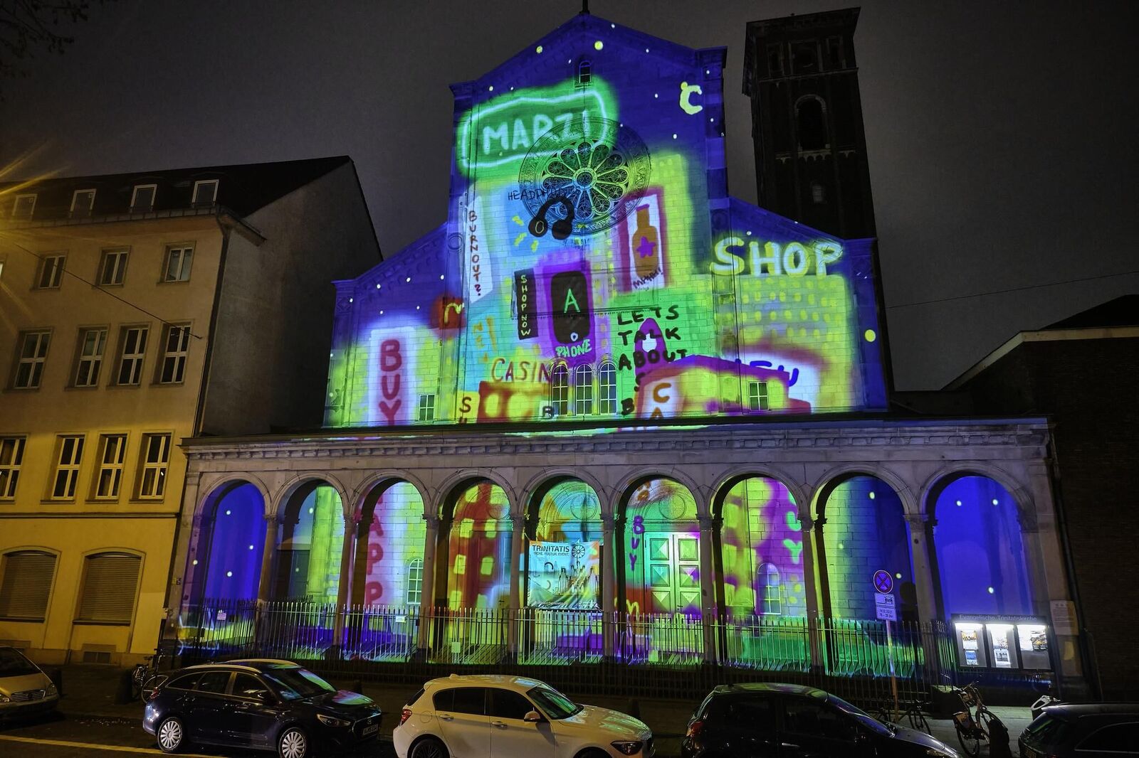 Galeriebild des Projekts ""Unexpected 2021"" Videomapping von Studierenden der KHM für die Fassade der Trinitatiskirche