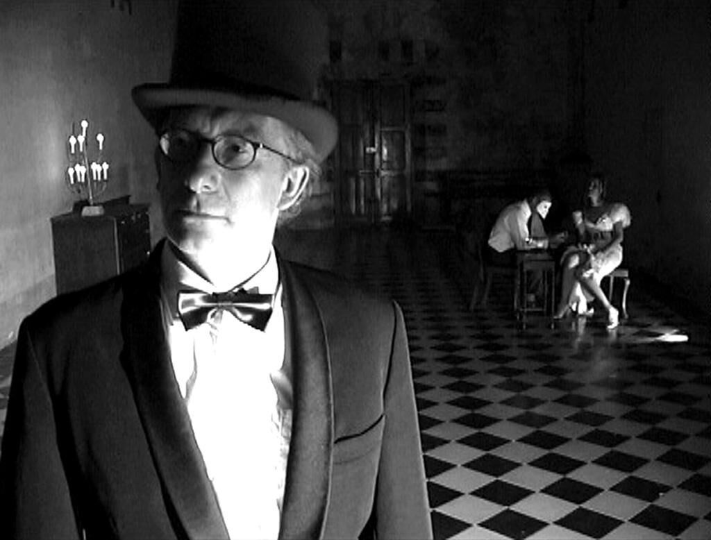 Galeriebild des Projekts U.S.O. / Berührungen befreundeter Staaten