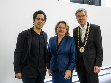 Rozbeh Asmani, Ministerin Svenja Schulze und Prof. Dr. Hanns Hatt