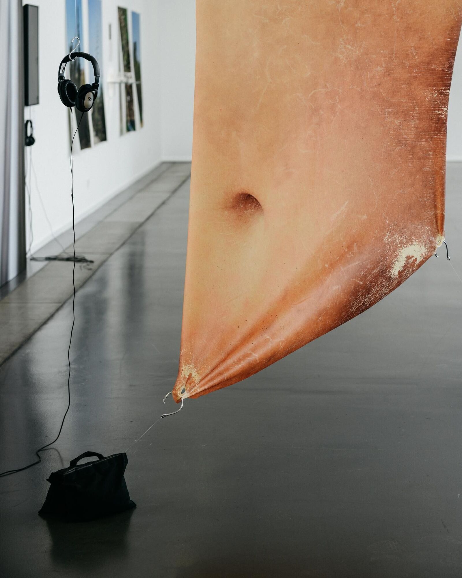 Galeriebild des Projekts Do you wanna hear about the tear in my body?