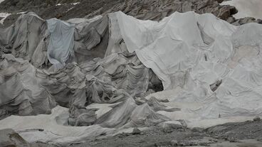 Les montagnes tombent documentary; experimental; mountains; avalanches; photography; stories; glaciers; gletscher; essay