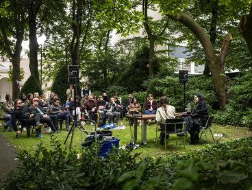 Lesungen im Garten/Bibliothek