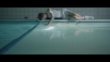 Filmstill aus „Thomas der Hochspringer”