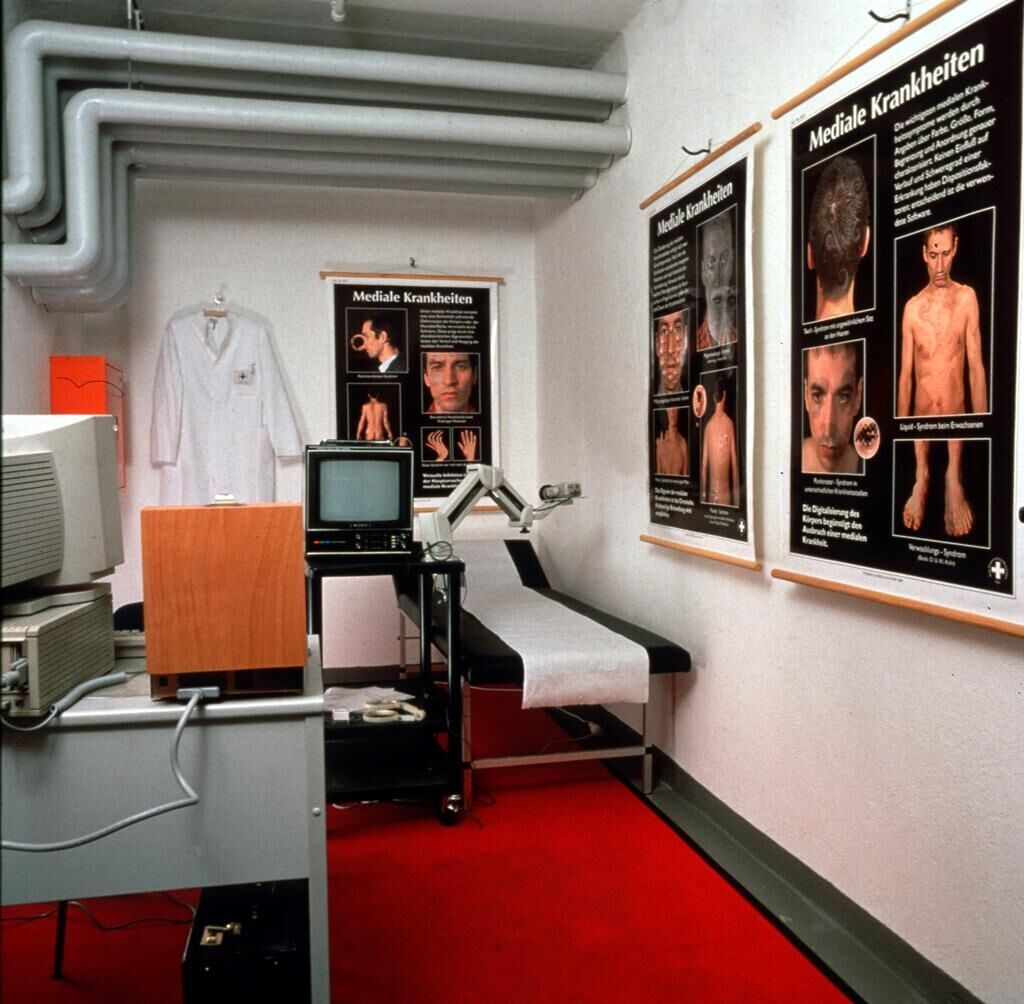 Titelbild des Projekts Institut für mediale Krankheiten