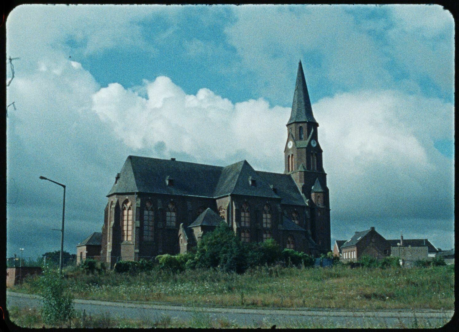 Galeriebild des Projekts Hang am Baum