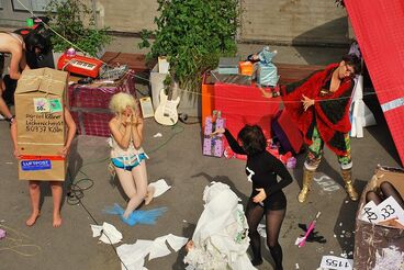 Hunger: Übergabe von Werkzeugen Galeriebild des Projekts Hunger: Übergabe von Werkzeugen