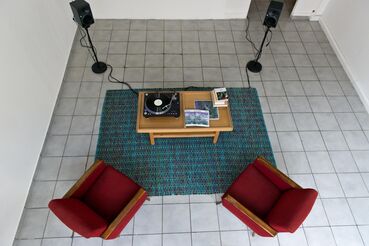 Rustic Air Matjö, Ausstellung, Schallplattenspieler, zurhören