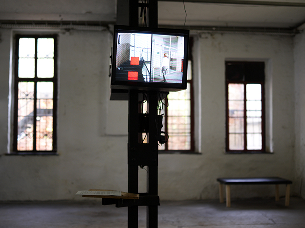 a different view of the installation showing 1 video channel